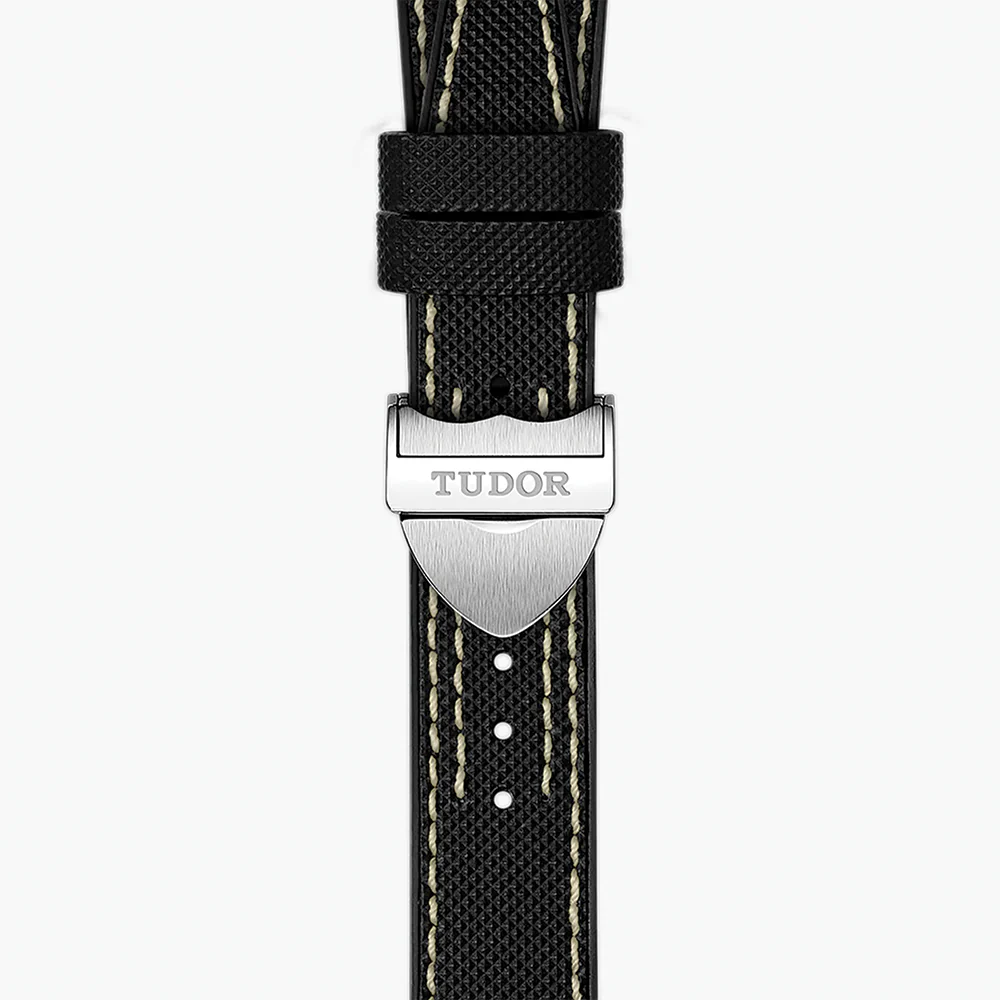 Black Bay Pro 39mm - Black on Hybrid Rubber/Leather Strap - Image 5
