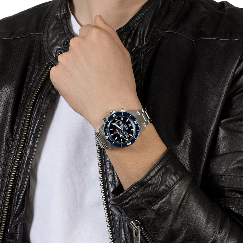 Captain Cook Automatic Chronograph 43mm - Blue on Bracelet w/ Extra Leather and Fabric Straps - Image 2