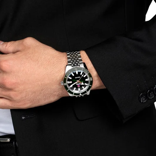 Captain Cook Automatic 42mm - Green on Bracelet - Image 3