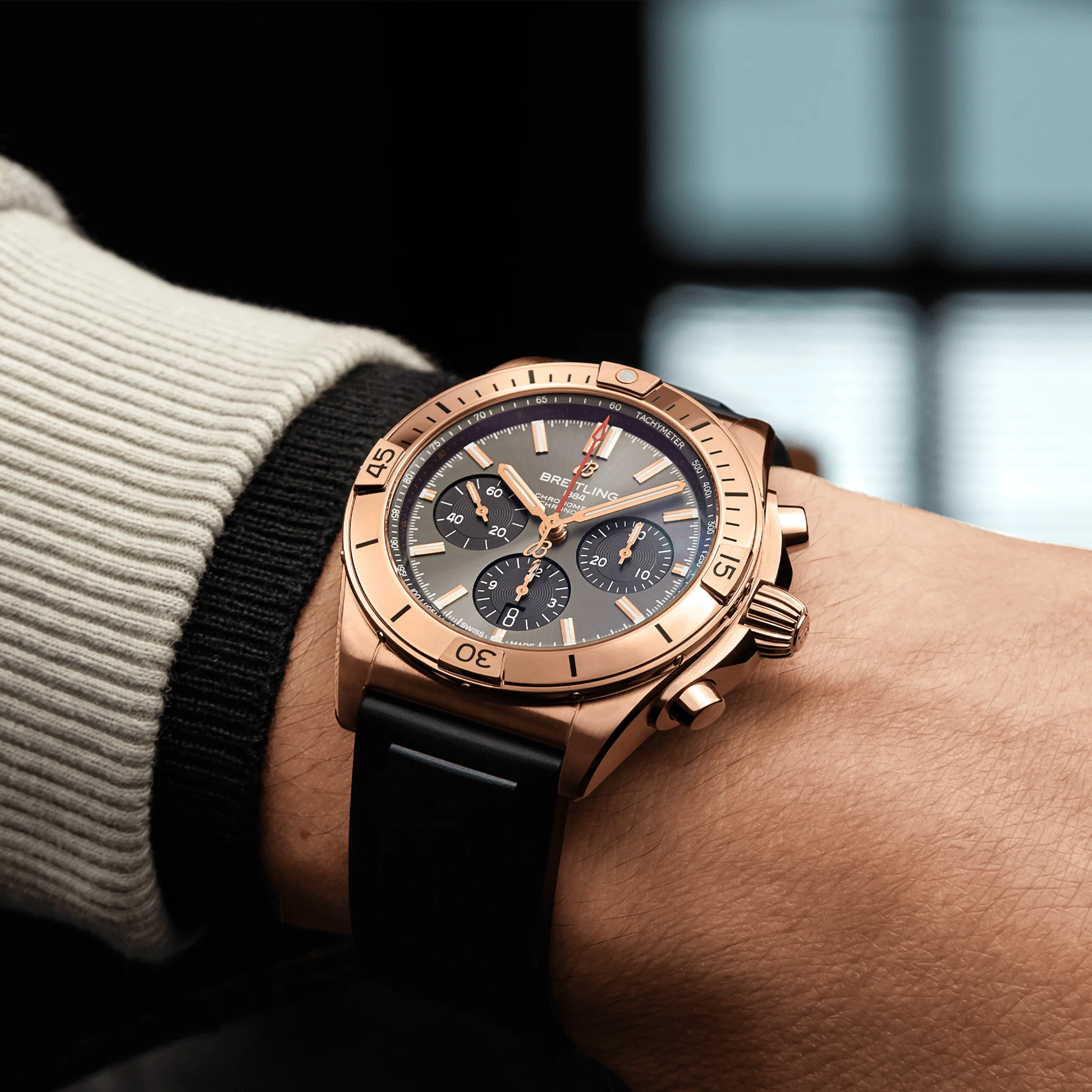 Chronomat B01 18k Red Gold 42mm - Anthracite on Rubber Strap - Image 5