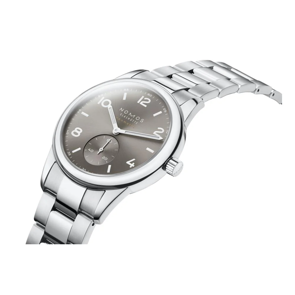Club Sport Neomatik 39mm - Smoke on Bracelet - Image 3