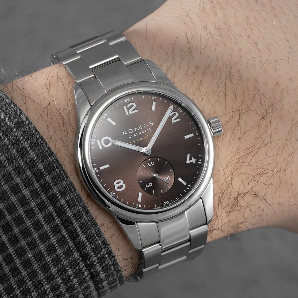 Club Sport Neomatik 39mm - Tabac on Bracelet - Image 3