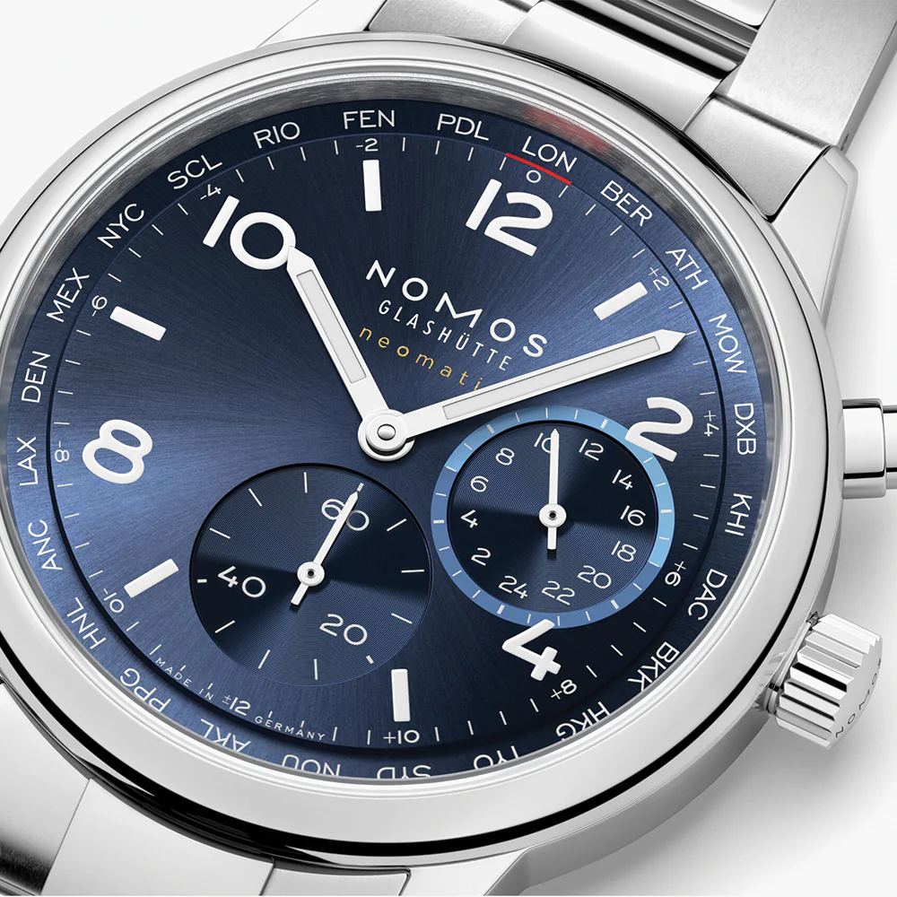 Club Sport Neomatik Worldtimer 40mm - Blue on Bracelet - Image 4