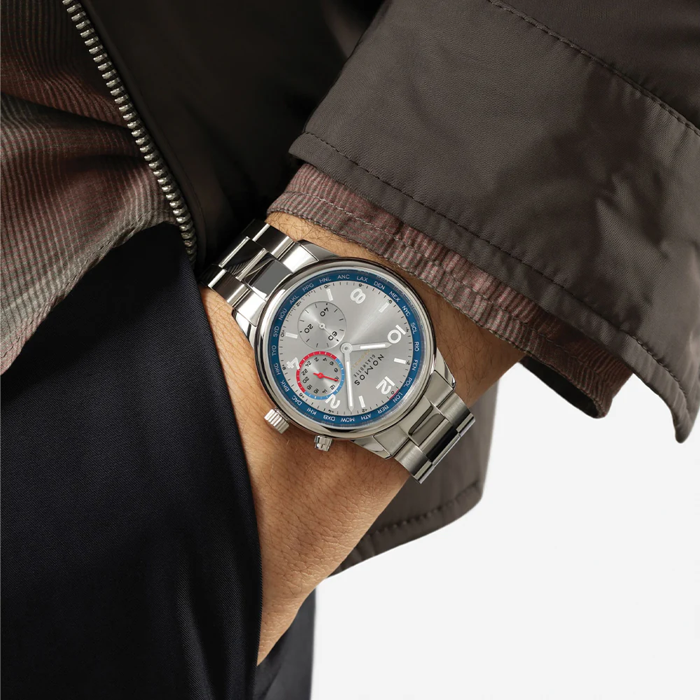 Club Sport Neomatik Worldtimer 40mm - Silver on Bracelet - Image 3