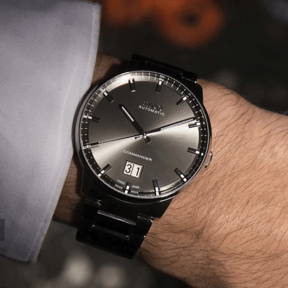 Commander Big Date 42mm - Anthracite on Bracelet - Image 3