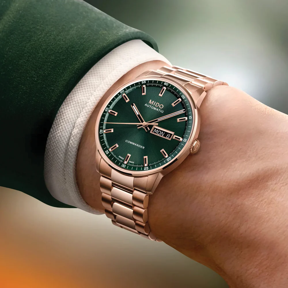 Commander Datoday Rose Gold 40mm - Green on Bracelet - Image 3