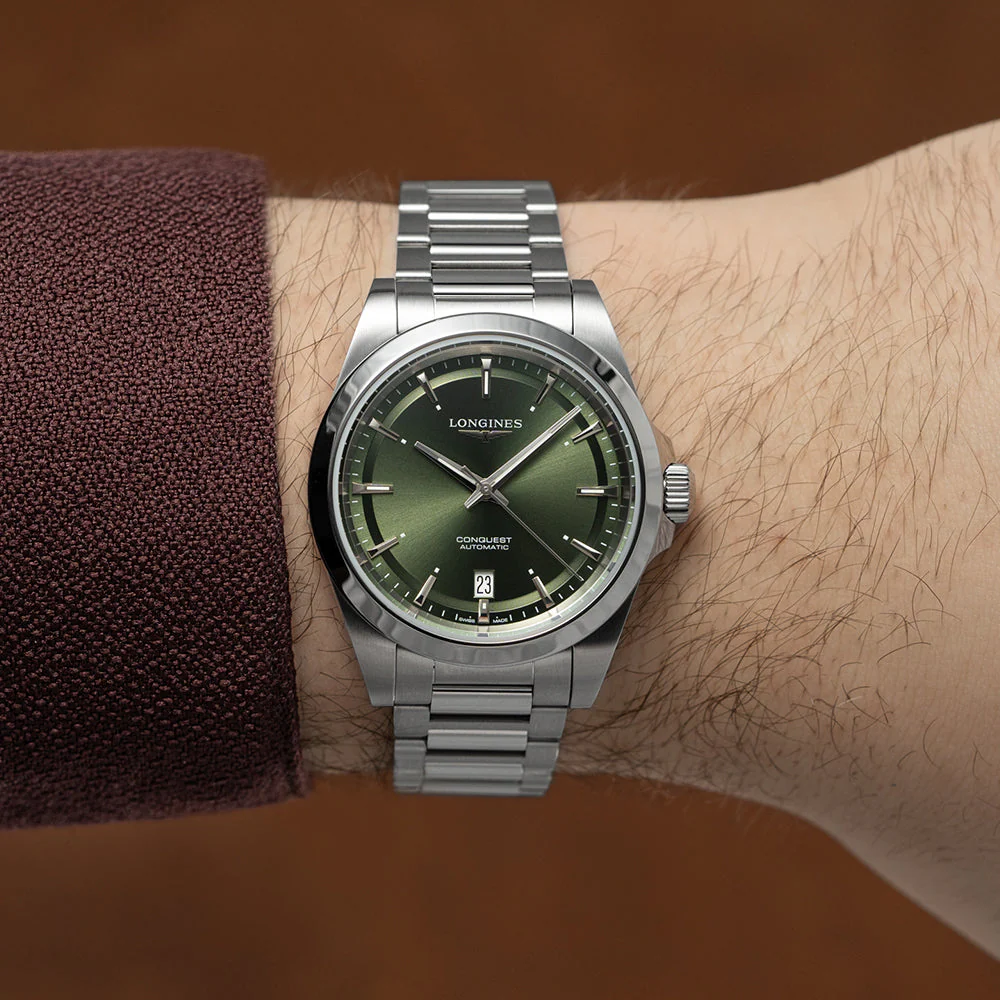 Conquest 38mm - Green on Bracelet - Image 3