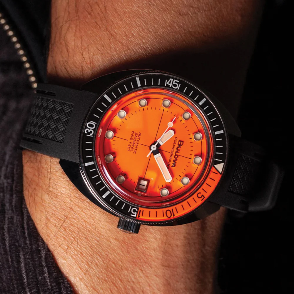 Devil Diver 41mm - Orange Rubber Strap - Image 3