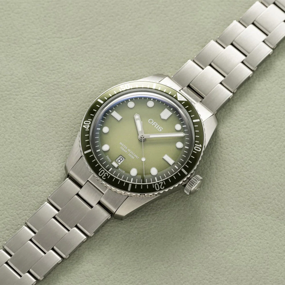Divers Sixty-Five 40mm - Forest Green on Bracelet - Image 2