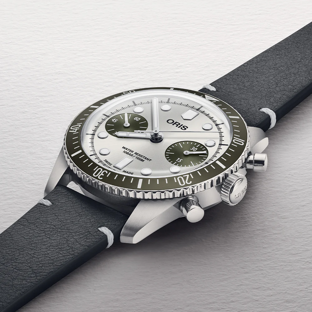 Divers Sixty-Five Chronograph 40mm - Silver on Leather Strap - Image 2