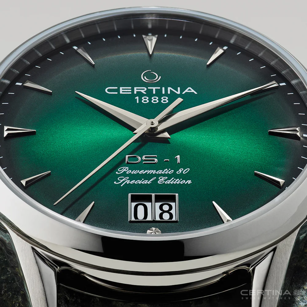 DS-1 Big Date Special Edition 41mm - Green on Bracelet - Image 4
