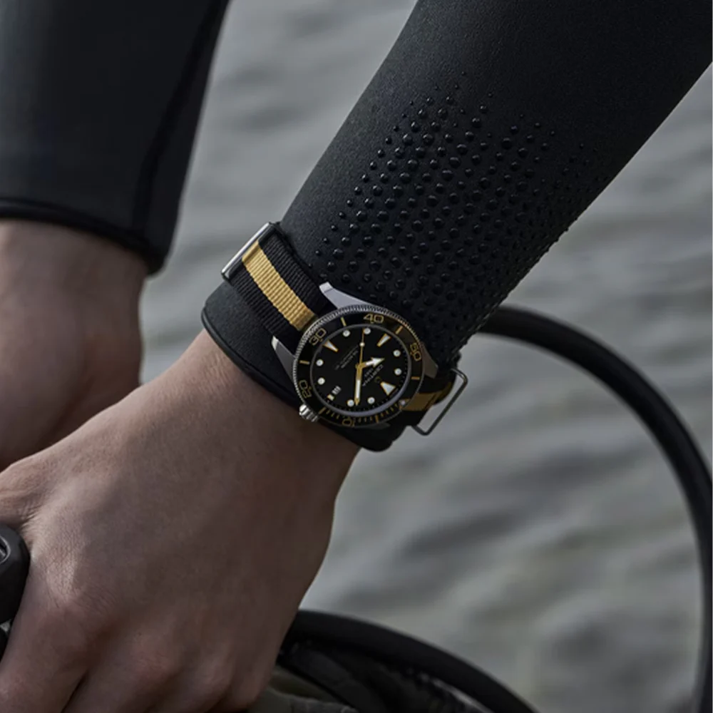 DS Action Diver "New DS Concept Extreme Shock Resistance" 40.5mm - Black on One-Piece Textile Strap - Image 3
