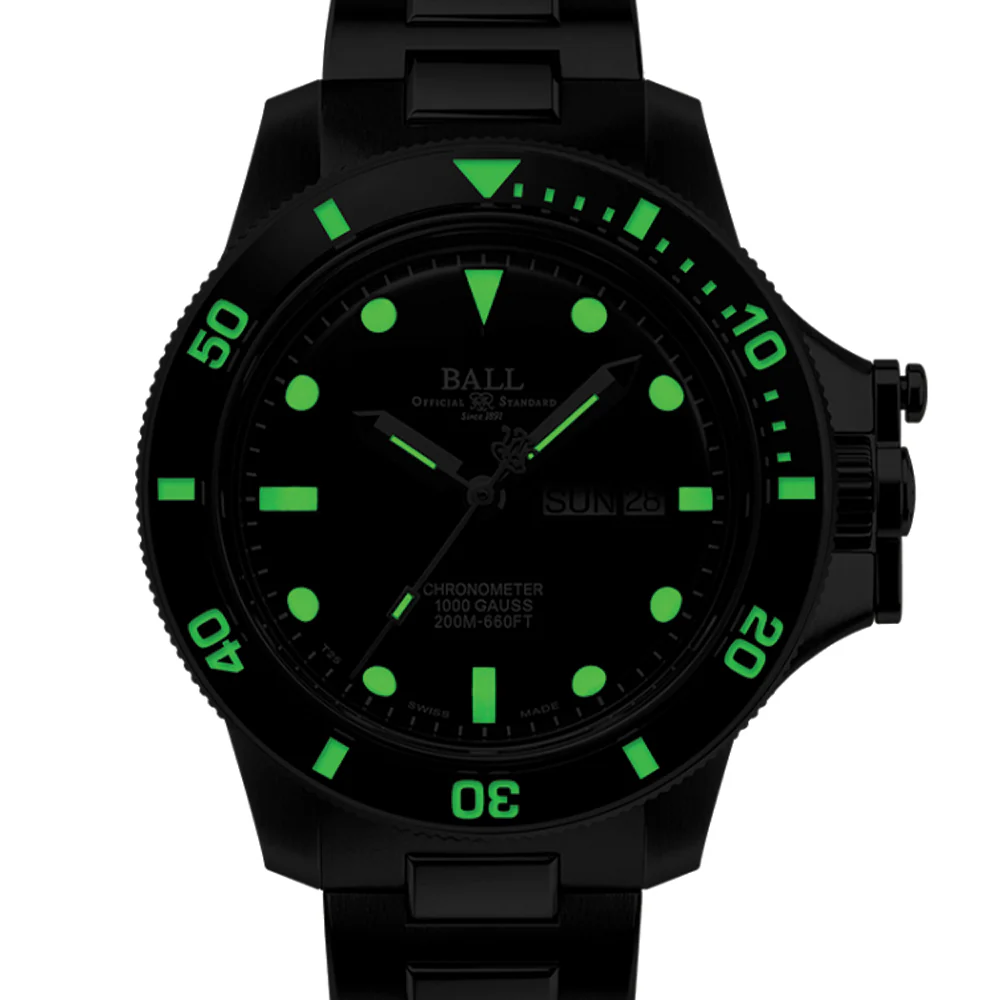 Engineer Hydrocarbon Original 43mm - Black on Bracelet - Image 2