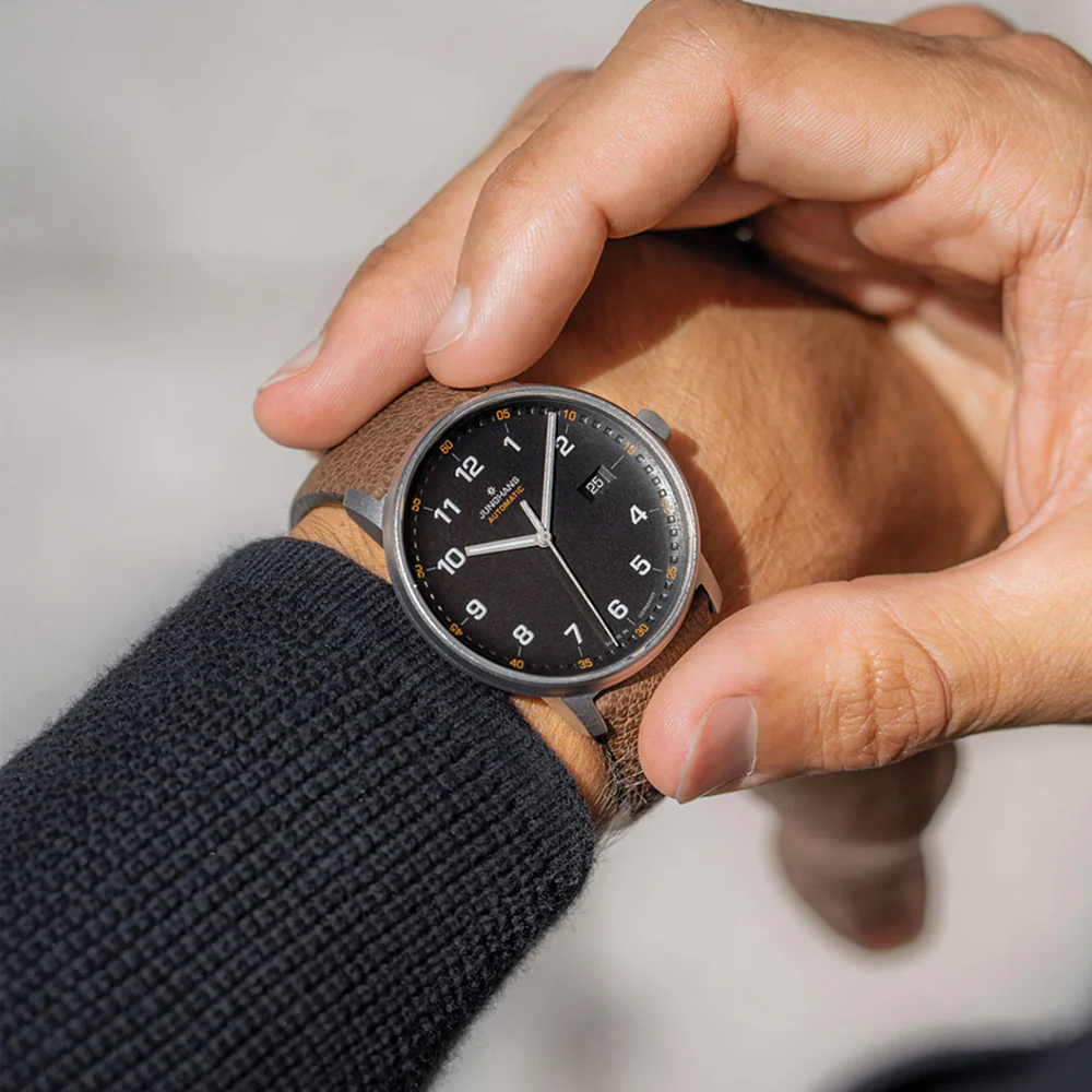 FORM A Titan 40mm - Black on Leather Strap - Image 3