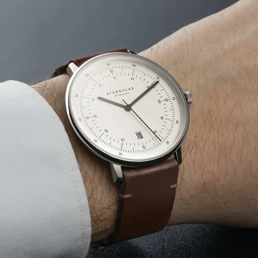 Hamburg Quartz 42mm - White on Leather Strap - Image 3