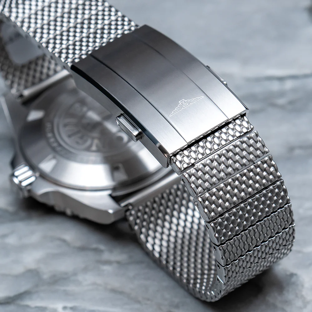 HydroConquest 39mm - Black, Blue Bezel on Mesh Bracelet - Image 10