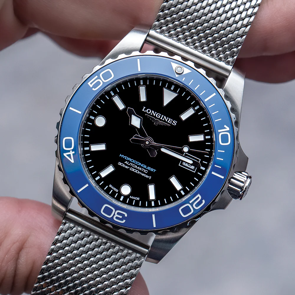 HydroConquest 39mm - Black, Blue Bezel on Mesh Bracelet - Image 6