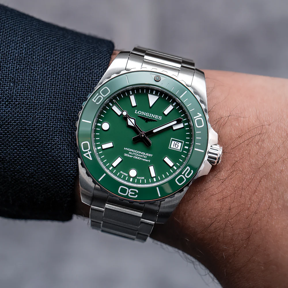 HydroConquest 39mm - Green on Bracelet - Image 3
