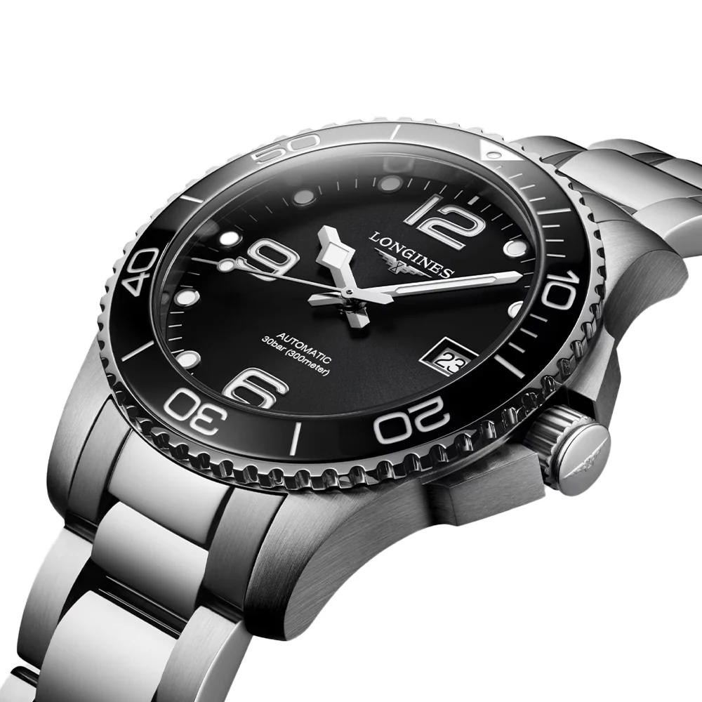 HydroConquest 39mm - Black on Bracelet - Image 2