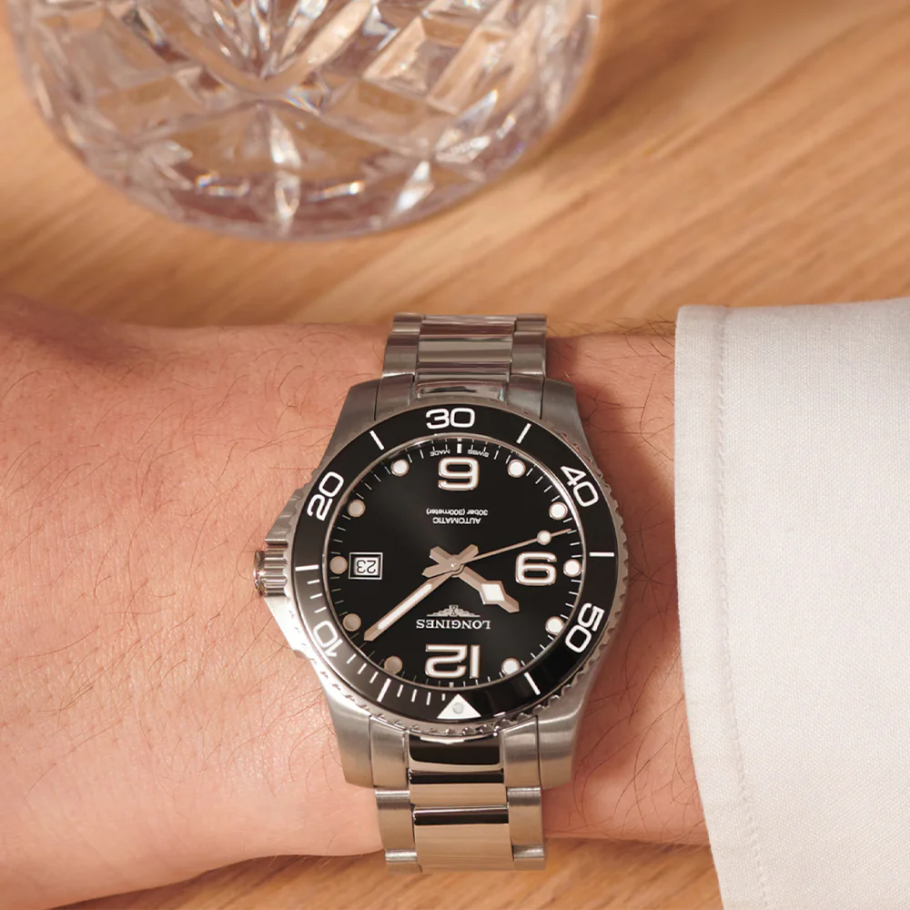 HydroConquest 39mm - Black on Bracelet - Image 3