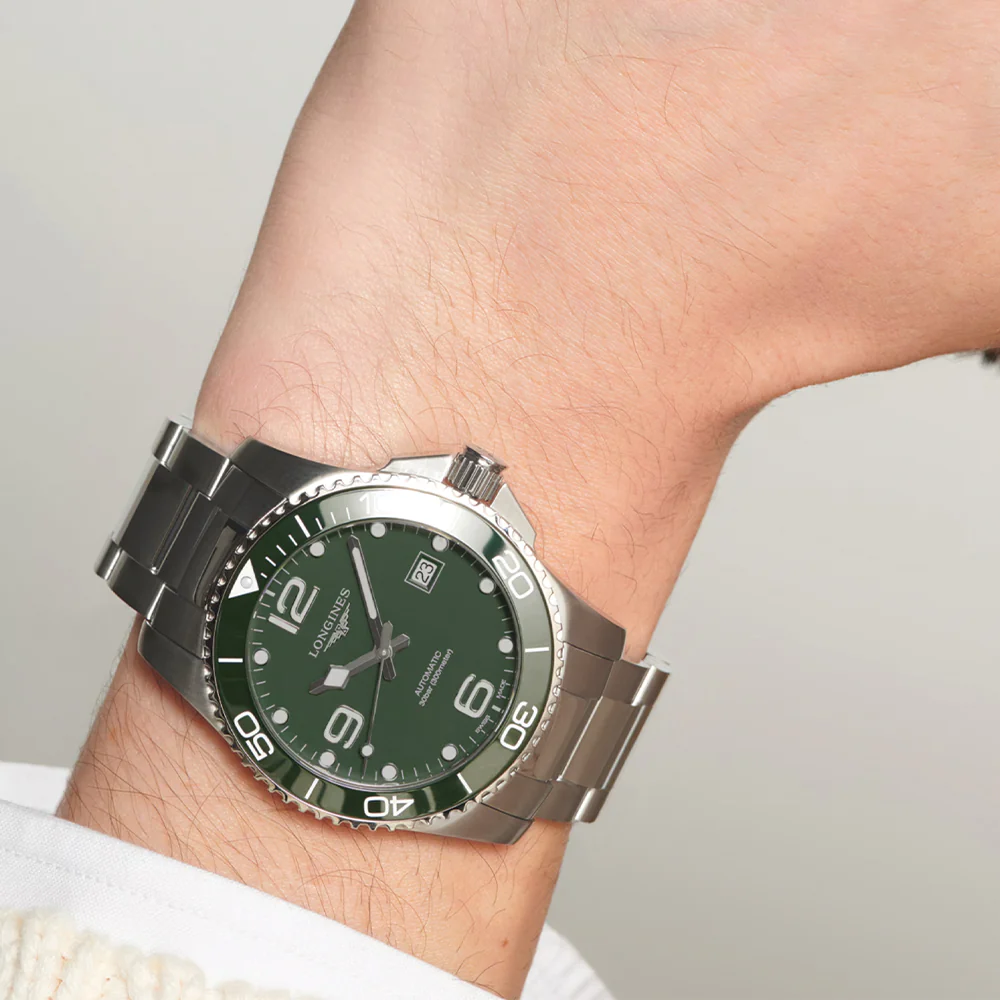 HydroConquest 41mm - Green on Bracelet - Image 3