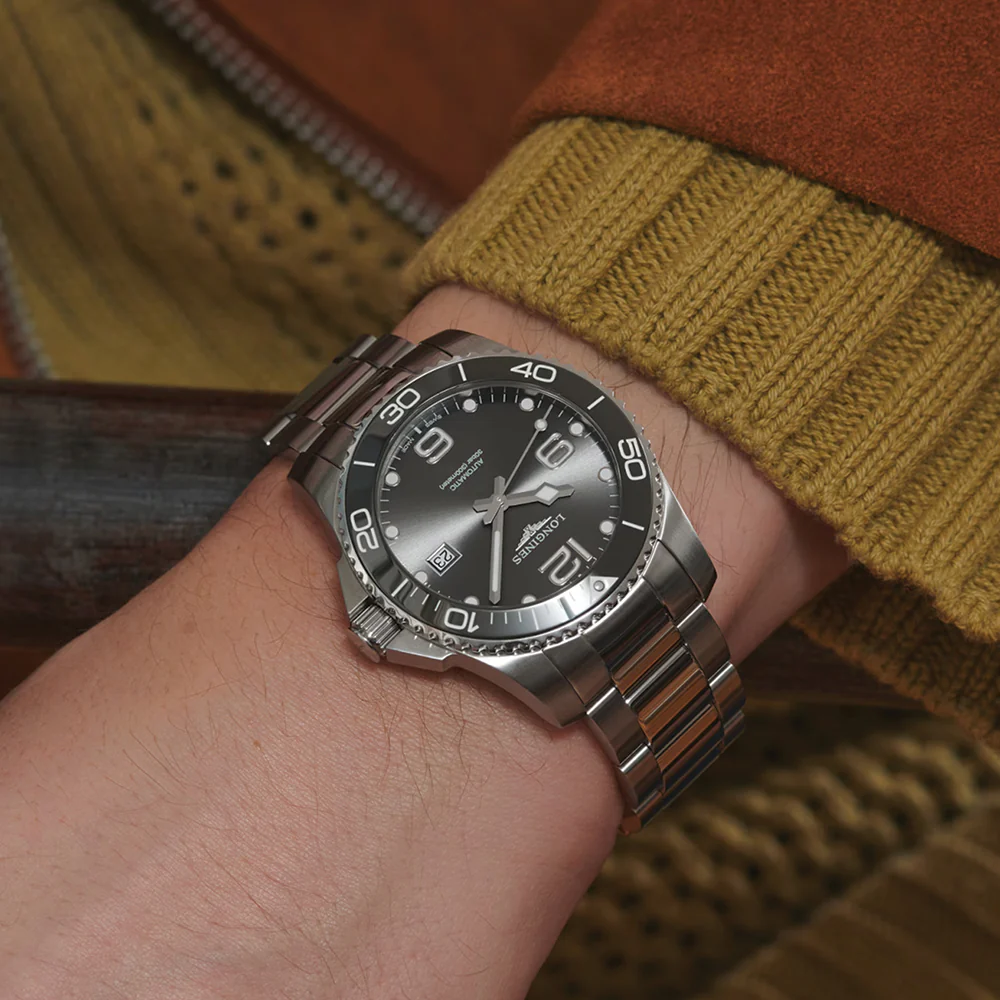 HydroConquest 41mm - Sunray Grey on Bracelet - Image 3