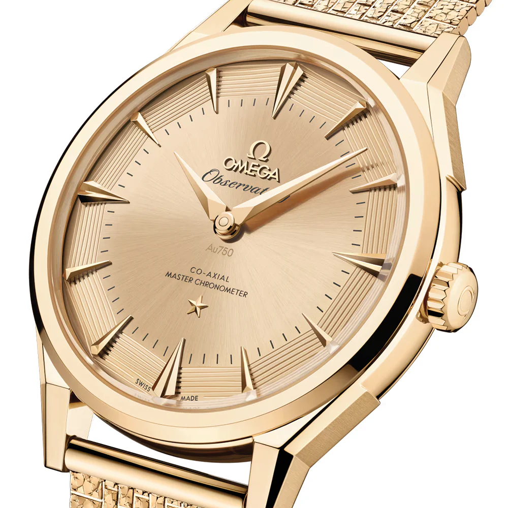 Constellation Observatory Moonshine™ Gold 39.4mm - Gold on Bracelet - Image 3