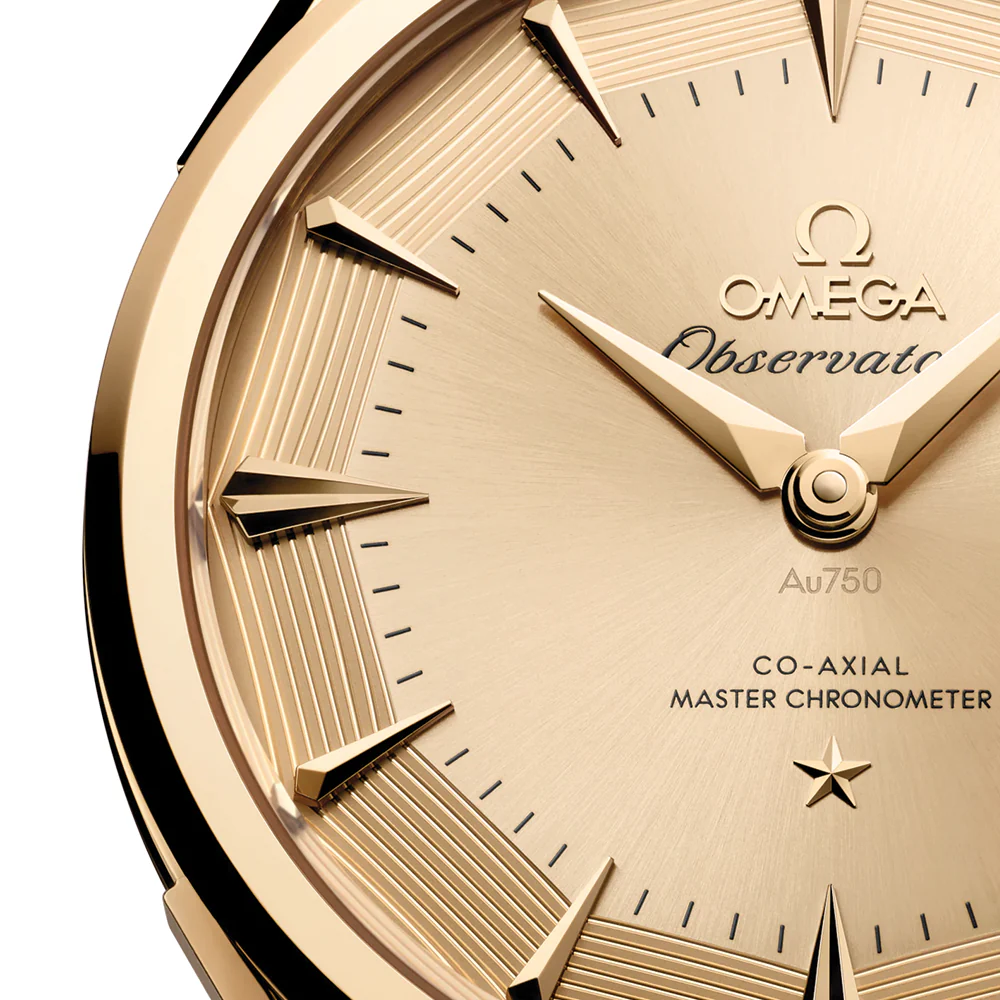 Constellation Observatory Moonshine™ Gold 39.4mm - Gold on Bracelet - Image 5