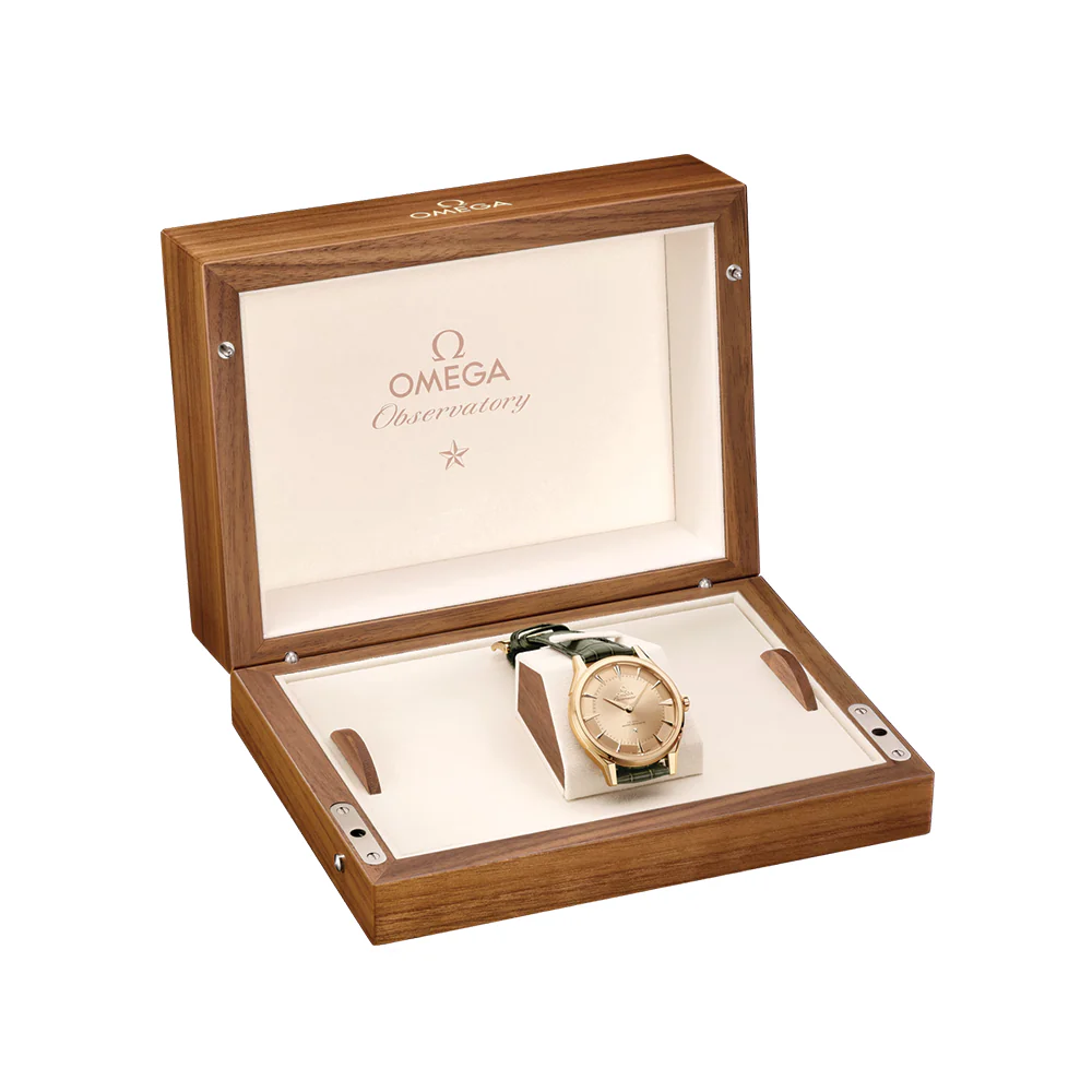 Constellation Observatory Moonshine™ Gold 39.4mm - Gold on Leather Strap - Image 6