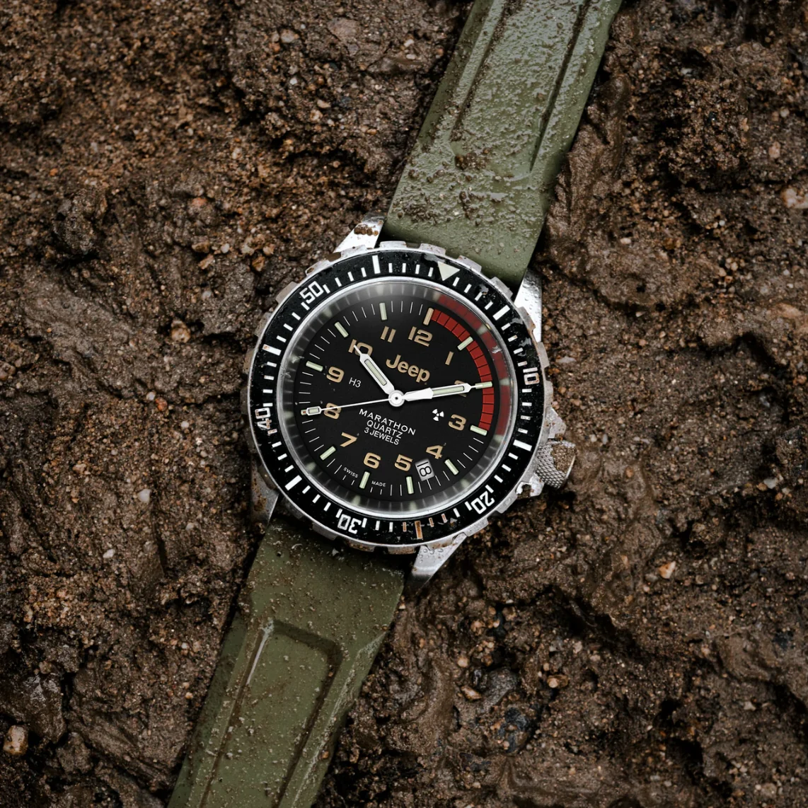 TSAR Diver's Quartz Jeep Rubicon 41mm - Black on Rubber Strap - Image 2
