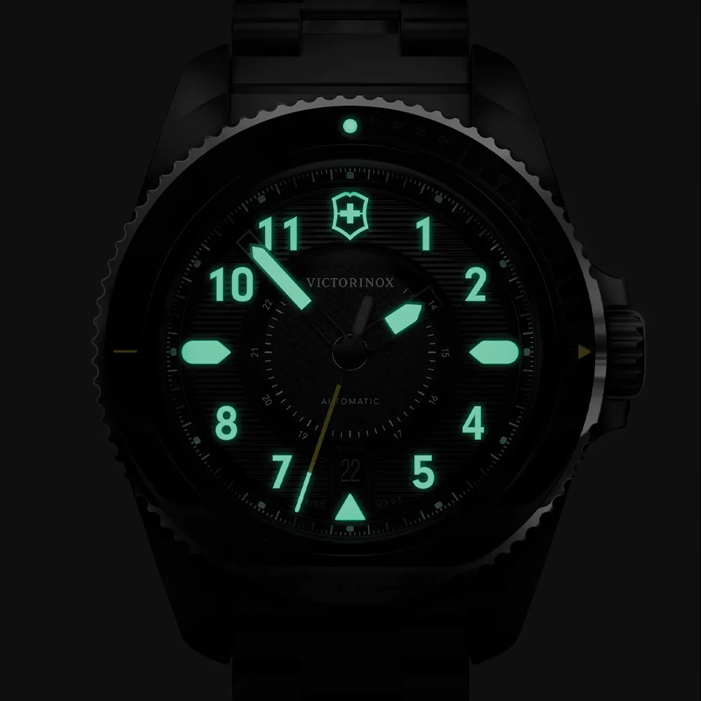 Journey 1884 43mm - Black on Bracelet - Image 3