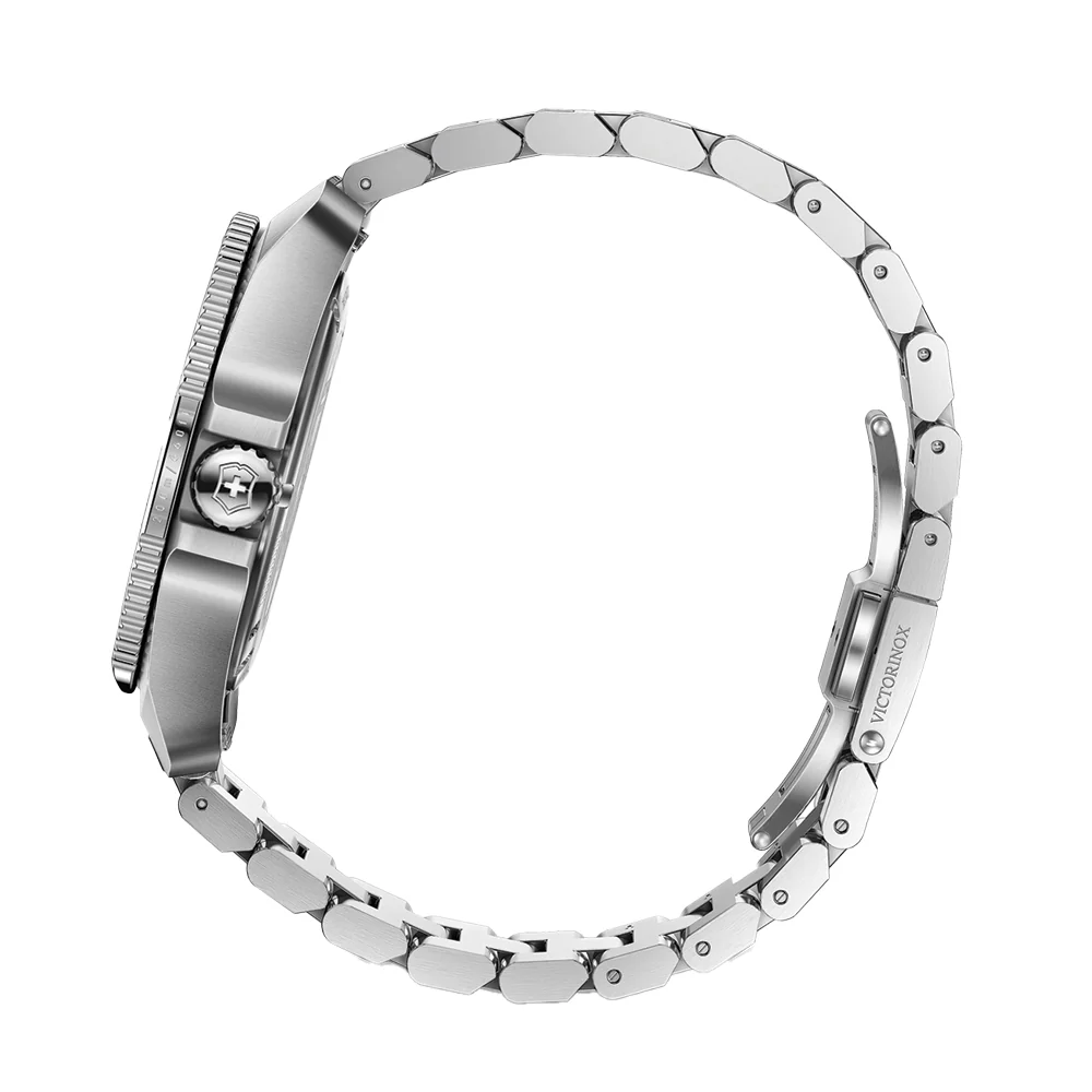 Journey 1884 Quartz 43mm - Black on Bracelet - Image 5