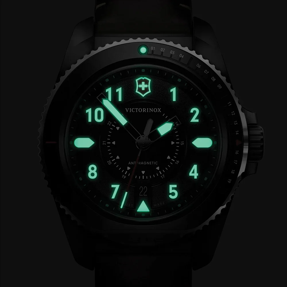 Journey 1884 Quartz 43mm - Black on Leather Strap w/ Extra Rubber Strap - Image 3