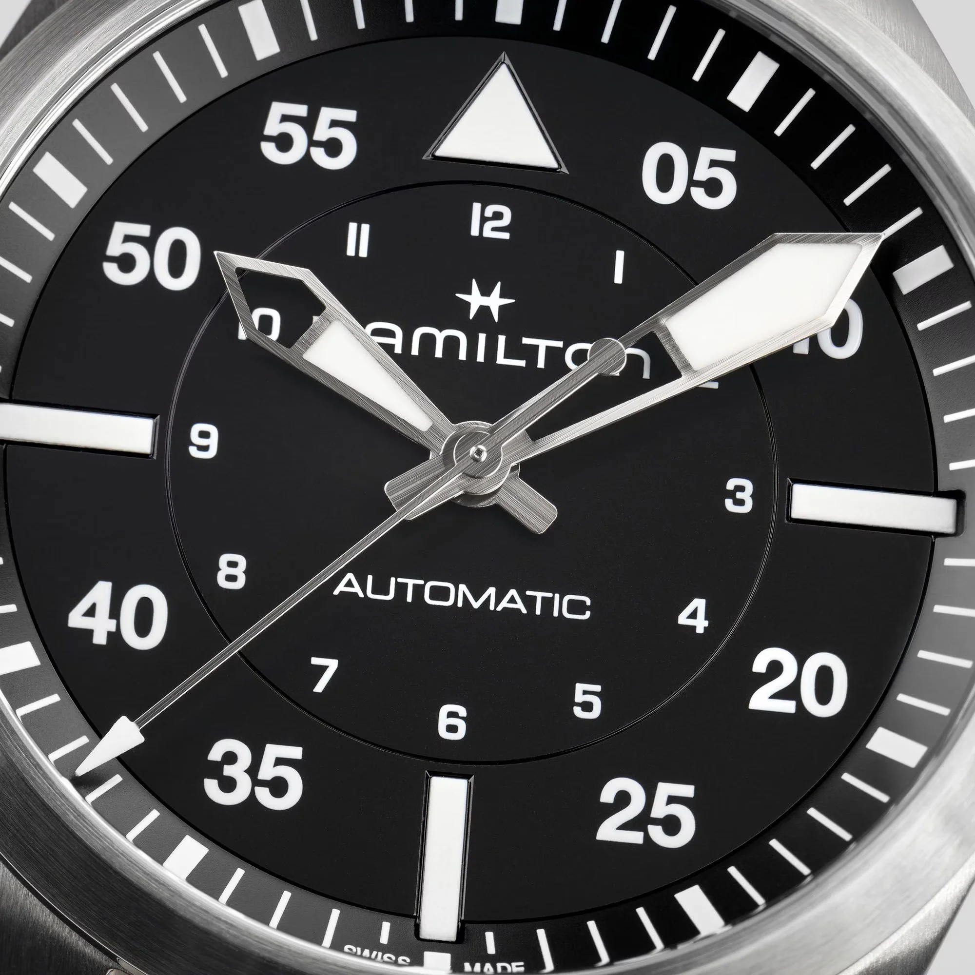 Khaki Aviation Pilot Auto 39mm - Black on Bracelet - Image 4
