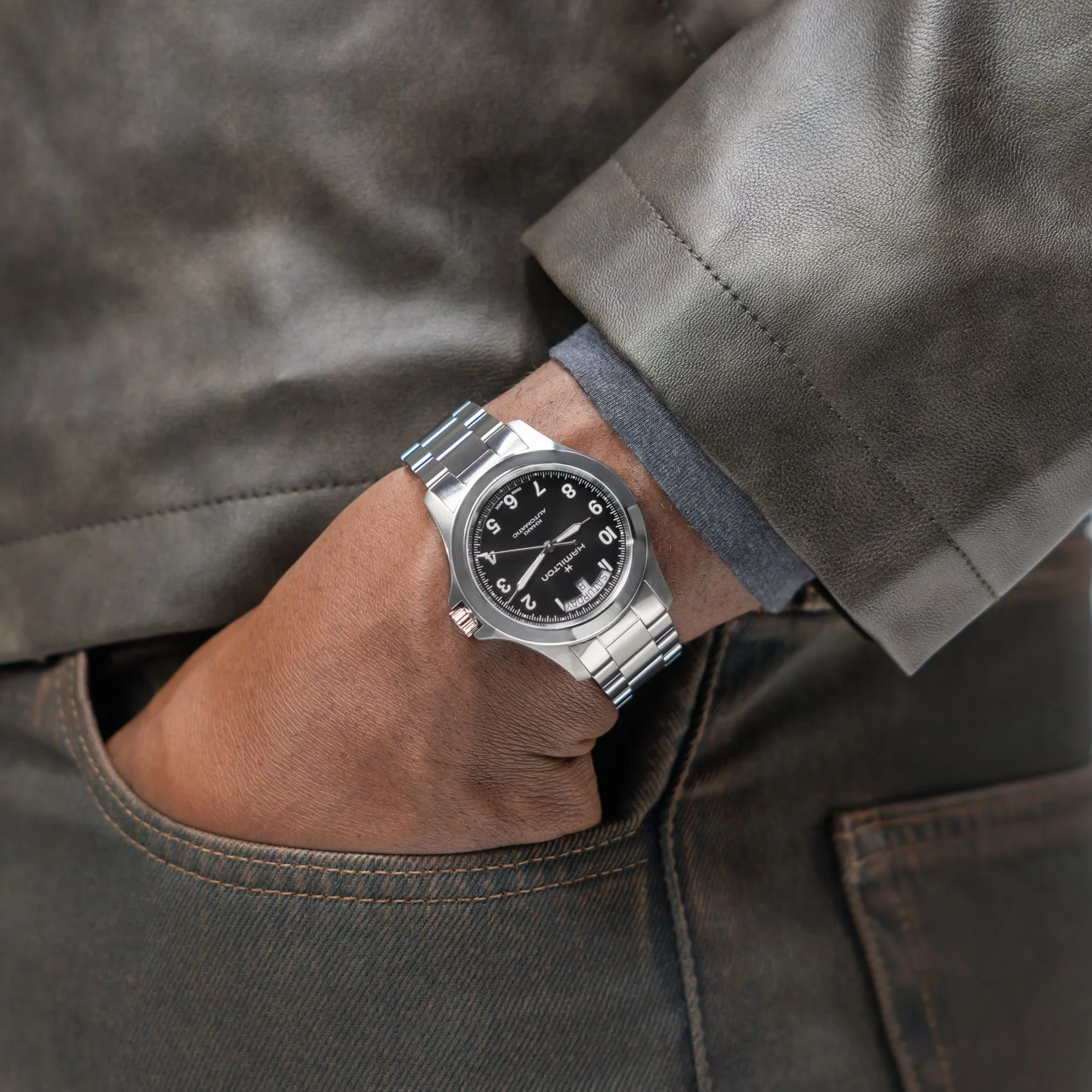 Khaki Field Auto 40mm - Black on Bracelet - Image 3
