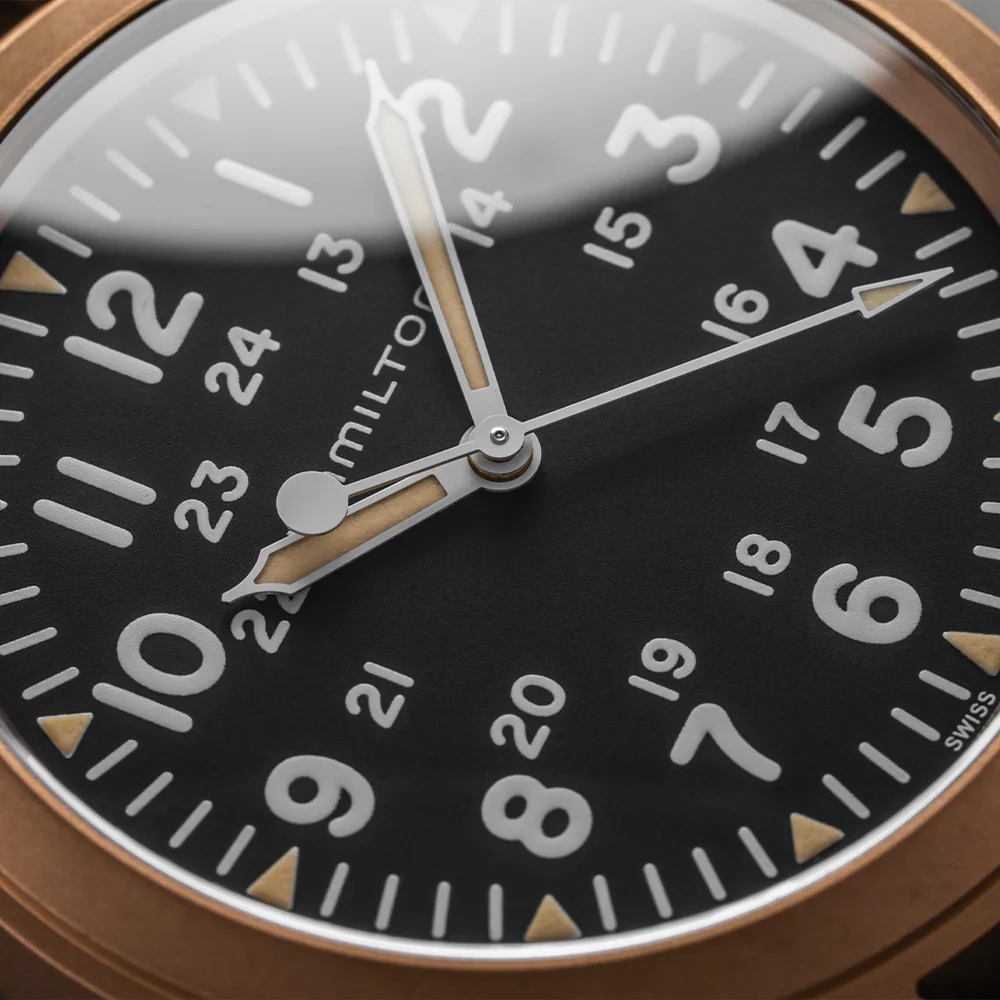 Khaki Field Mechanical Bronze 38mm - Black on One-Piece Leather Strap - Image 4