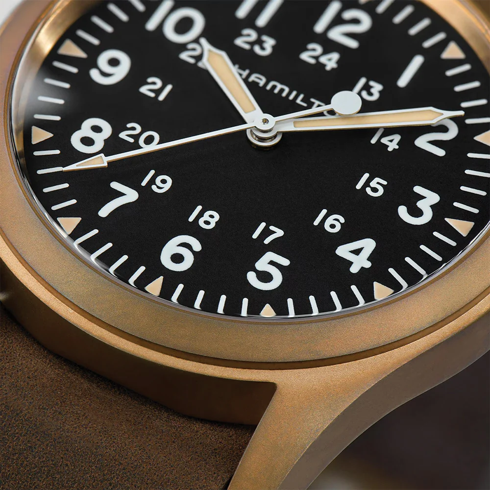 Khaki Field Mechanical Bronze 38mm - Black on One-Piece Leather Strap - Image 7