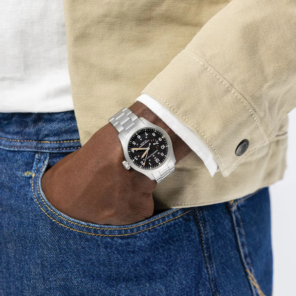 Khaki Field Mechanical Power Reserve 40mm - Black on Bracelet - Image 3