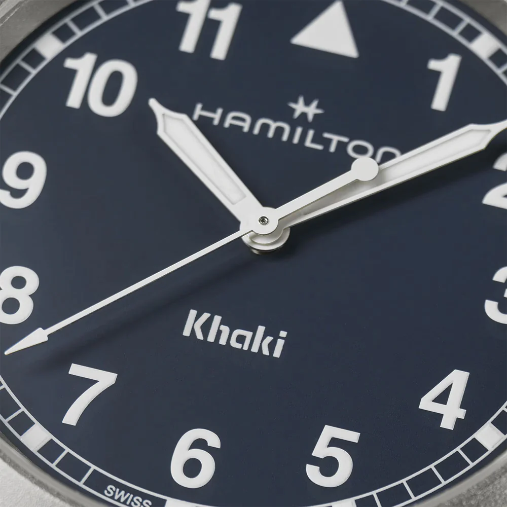 Khaki Field Quartz 38mm - Blue on Bracelet - Image 3