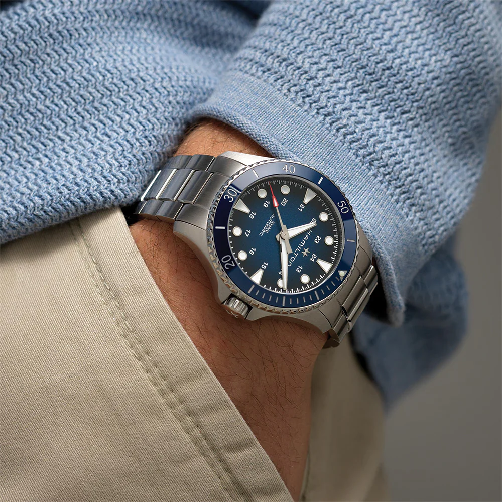 Khaki Navy Scuba Auto 43mm - Blue on Bracelet - Image 3