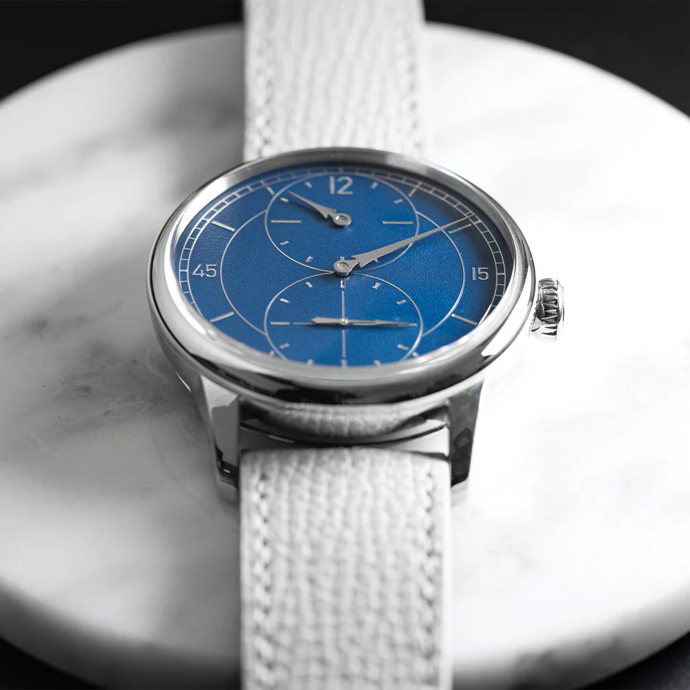 Le Régulateur Gravé Bleu 39mm - Blue on Leather Strap - Image 6