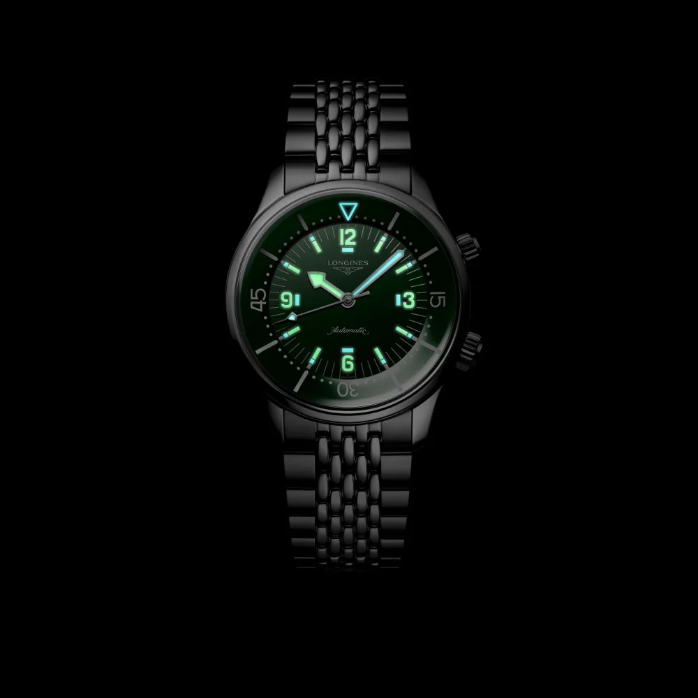 Legend Diver 39mm - Green on Bracelet - Image 5