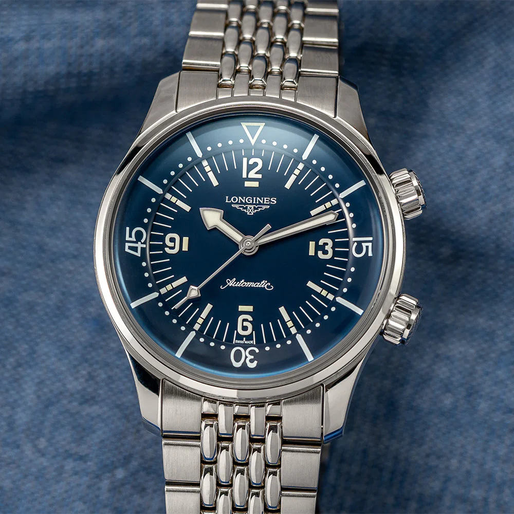 Legend Diver 39mm - Blue on Bracelet - Image 3