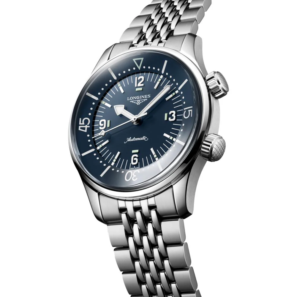 Legend Diver 39mm - Blue on Bracelet - Image 4