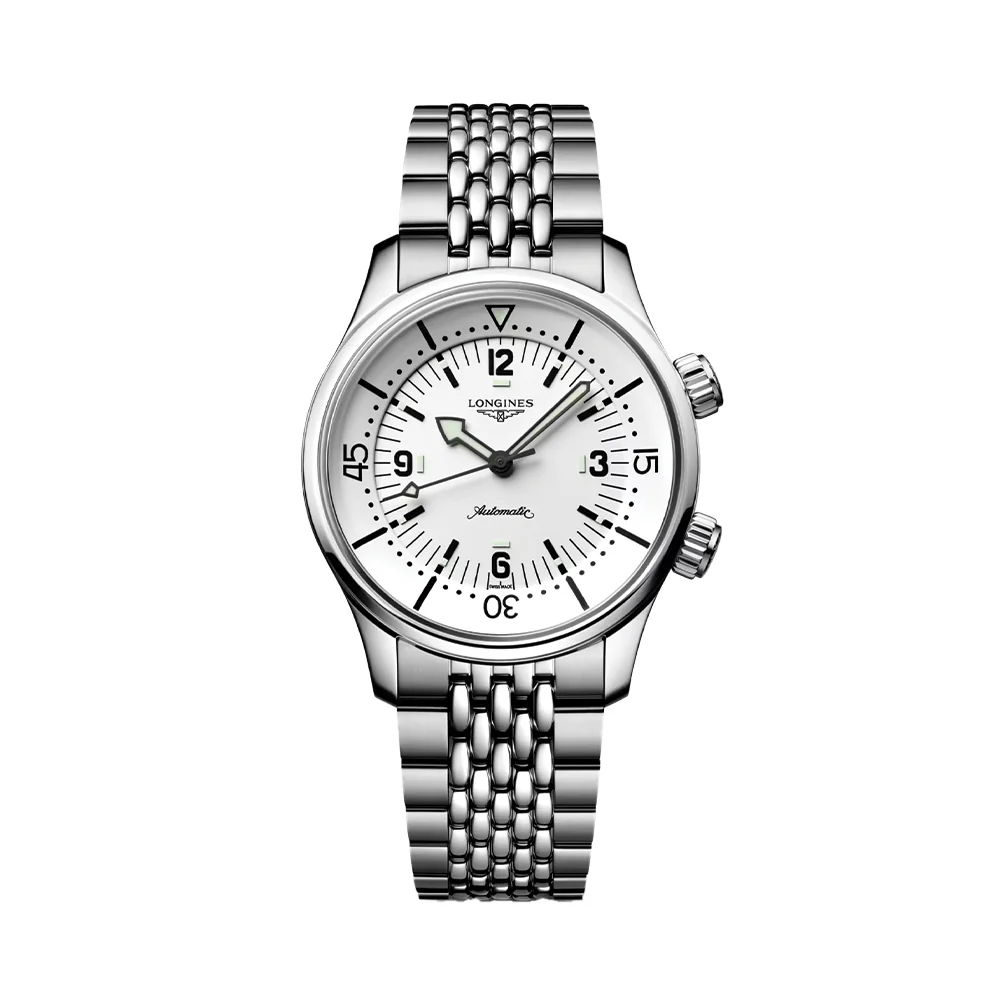 Legend Diver 39mm - White on Bracelet