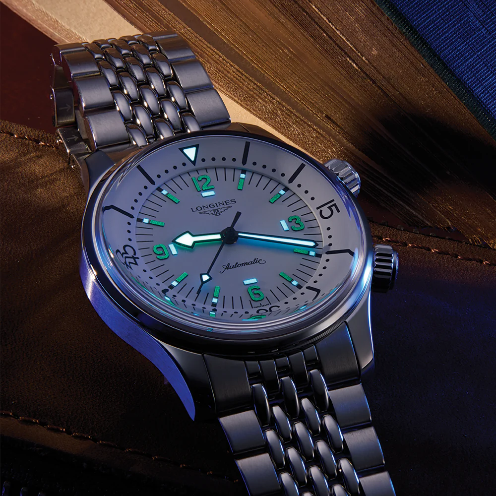Legend Diver 39mm - White on Bracelet - Image 6