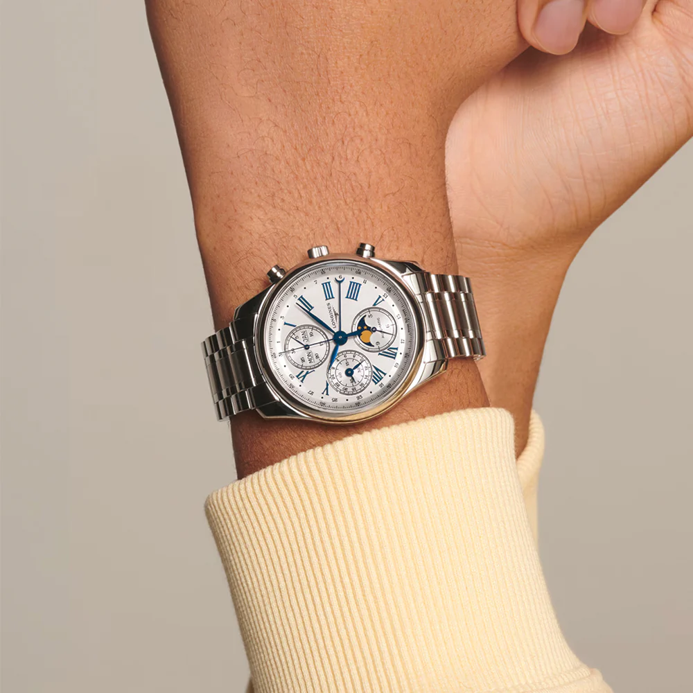 Master Collection Chrono Moonphase 40mm - Silver on Bracelet - Image 3