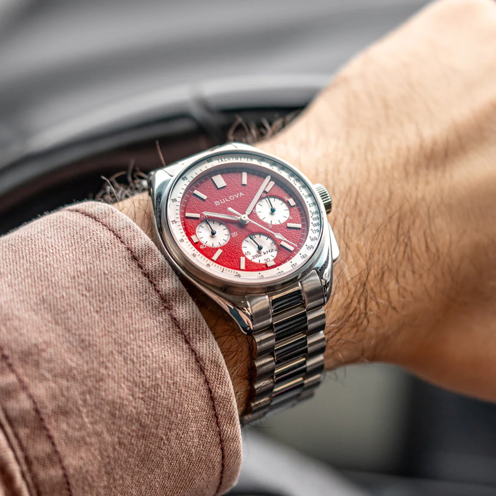 Lunar Pilot "Blood Moon" 43.5mm - on Bracelet - Image 3