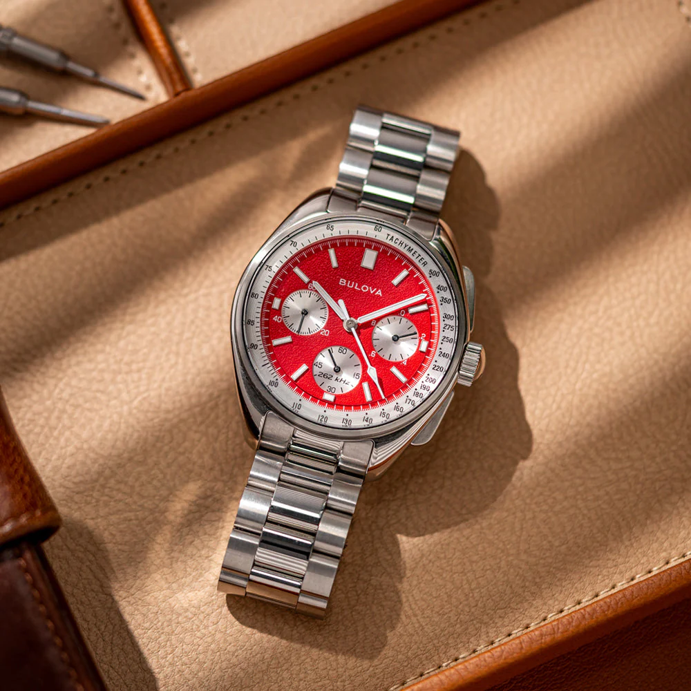 Lunar Pilot "Blood Moon" 43.5mm - on Bracelet - Image 4