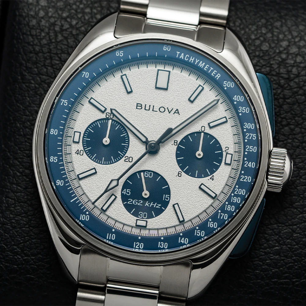 Lunar Pilot 43.5mm - Blue and Silver on Bracelet - Image 4